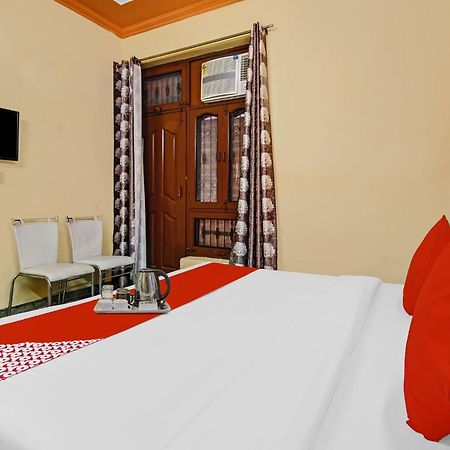 Oyo Galaxy Plaza Hotel Gáziábád Kültér fotó