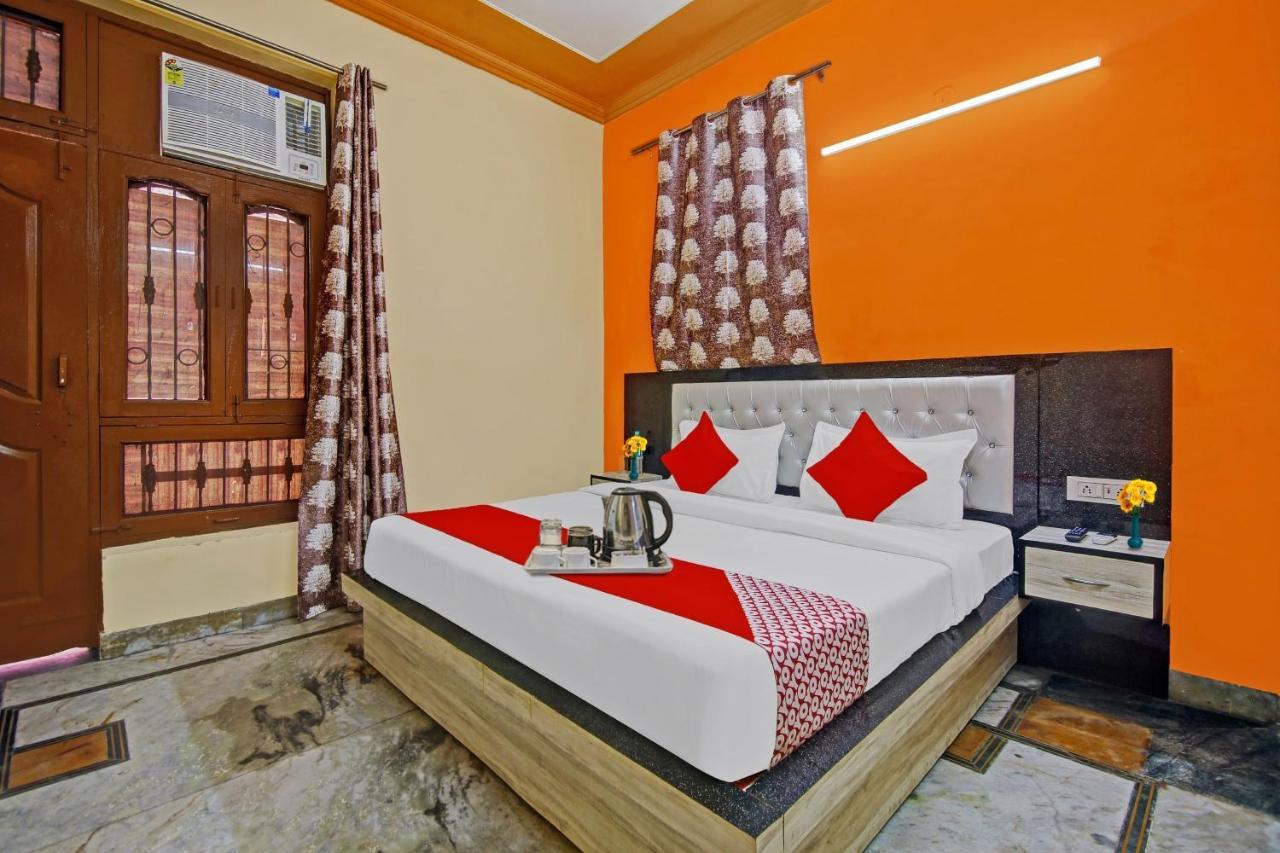 Oyo Galaxy Plaza Hotel Gáziábád Kültér fotó