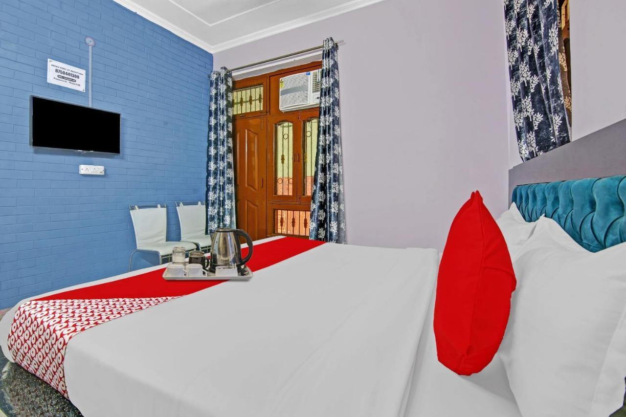 Oyo Galaxy Plaza Hotel Gáziábád Kültér fotó